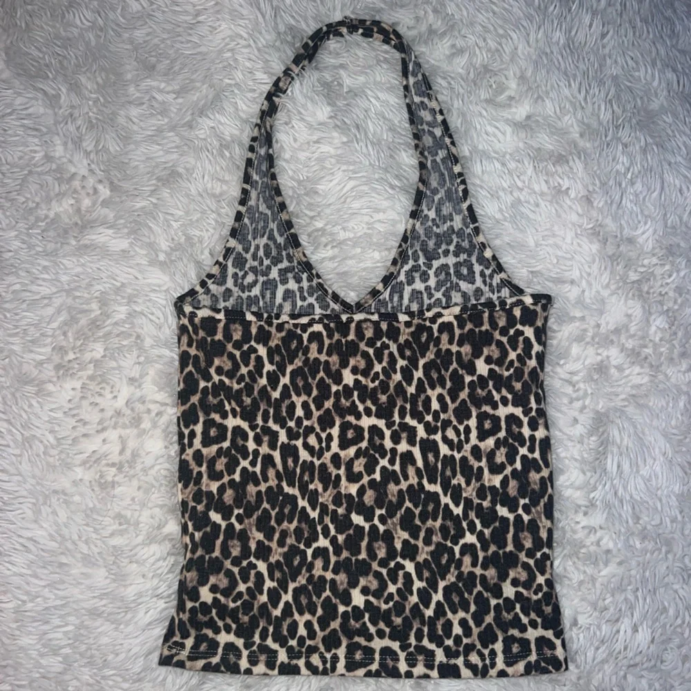 Leopard Print Cropped Halter Top - Picture 2 of 3